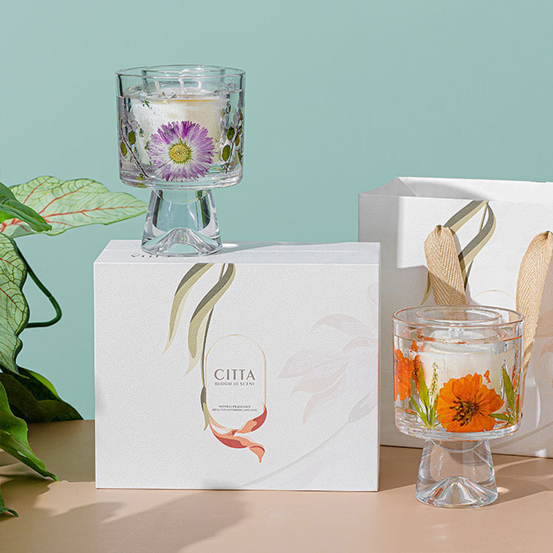 Manufacturers direct sales of scented candle crystal glass cup dry flower fragrance candle essential oil with hand gift set decoration wholesale Application Scenario
