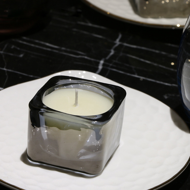 Factory direct sales cloud ink gray ion plated square cup scented candle soybean wax coconut candle lamp with hand gift fragrance decoration wholesale Application Scenario