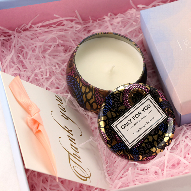 Aromatherapy candle romantic soy wax cup gift Chiyo paper horse tin can fragrance essential oil with hand gift wholesale Application Scenario
