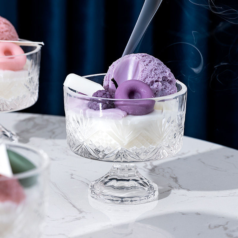 Creative carved ice cream Aromatherapy candle glass high-end holiday fragrance resistant to high temperature with hand gift wholesale full figure