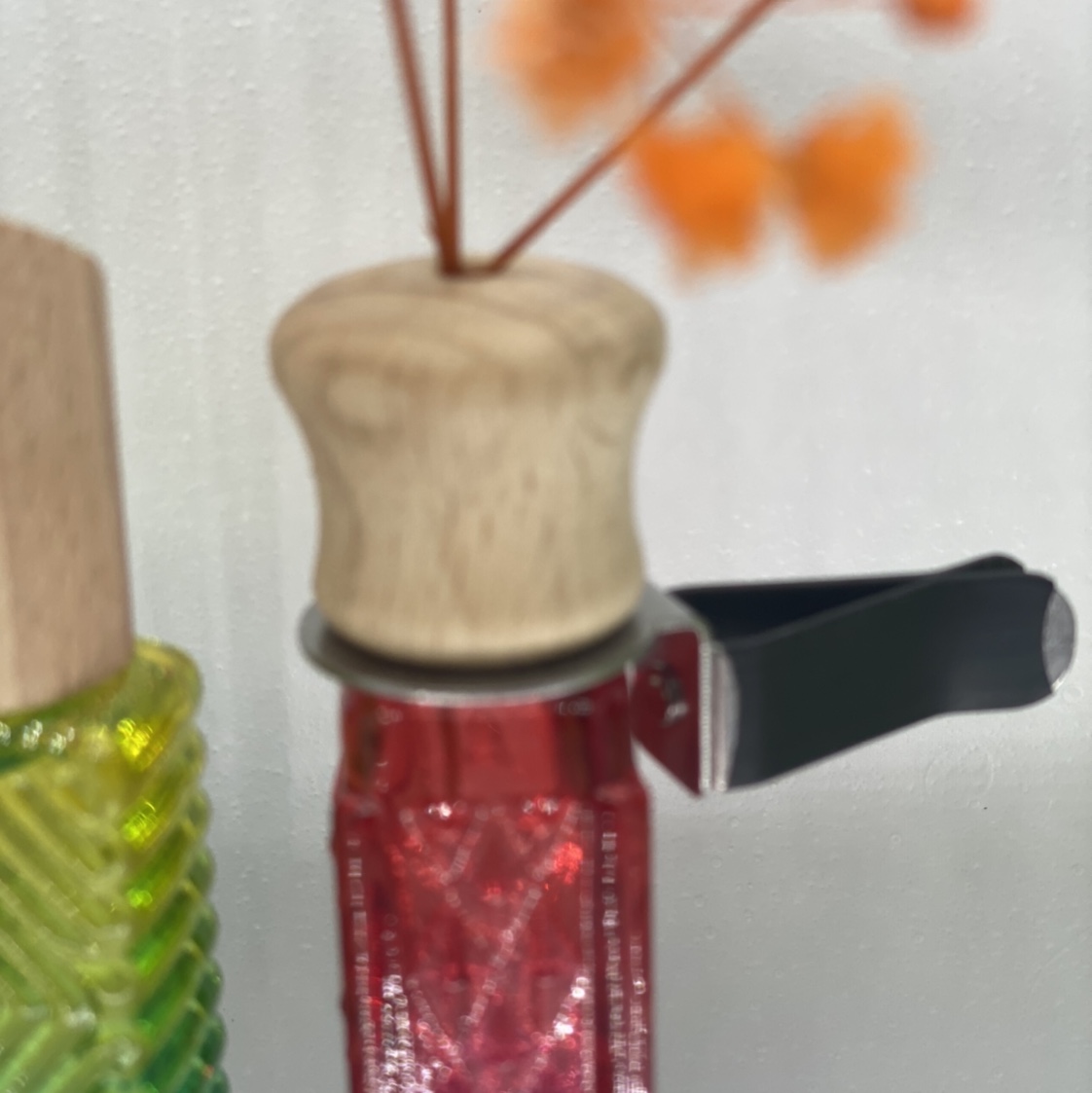 A colorful bottle of car perfume Specification drawing