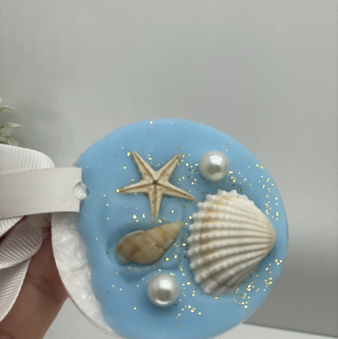 Round paraffin Marine series automotive perfume pendant Item Picture