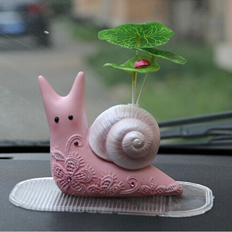 Little Snail Aromatherapy Oil Set Indoor car perfume car WNT-078 full figure