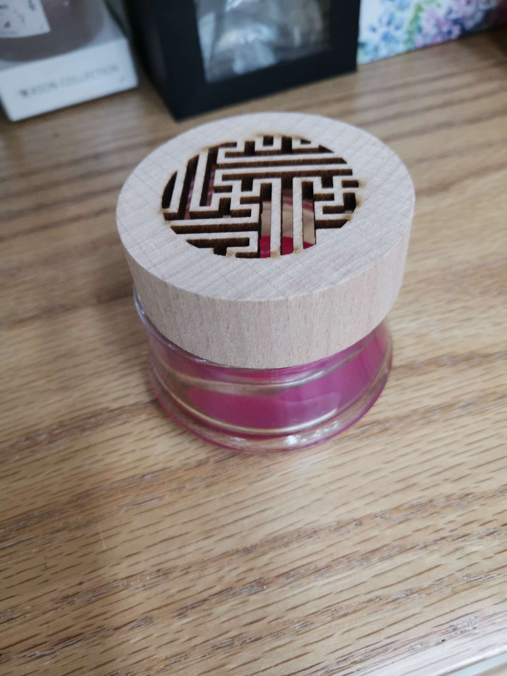 Natural essential oil tower cone aromatherapy Thailand Indoor aromatherapy bedroom toilet Buddha sandalwood flow back. full figure