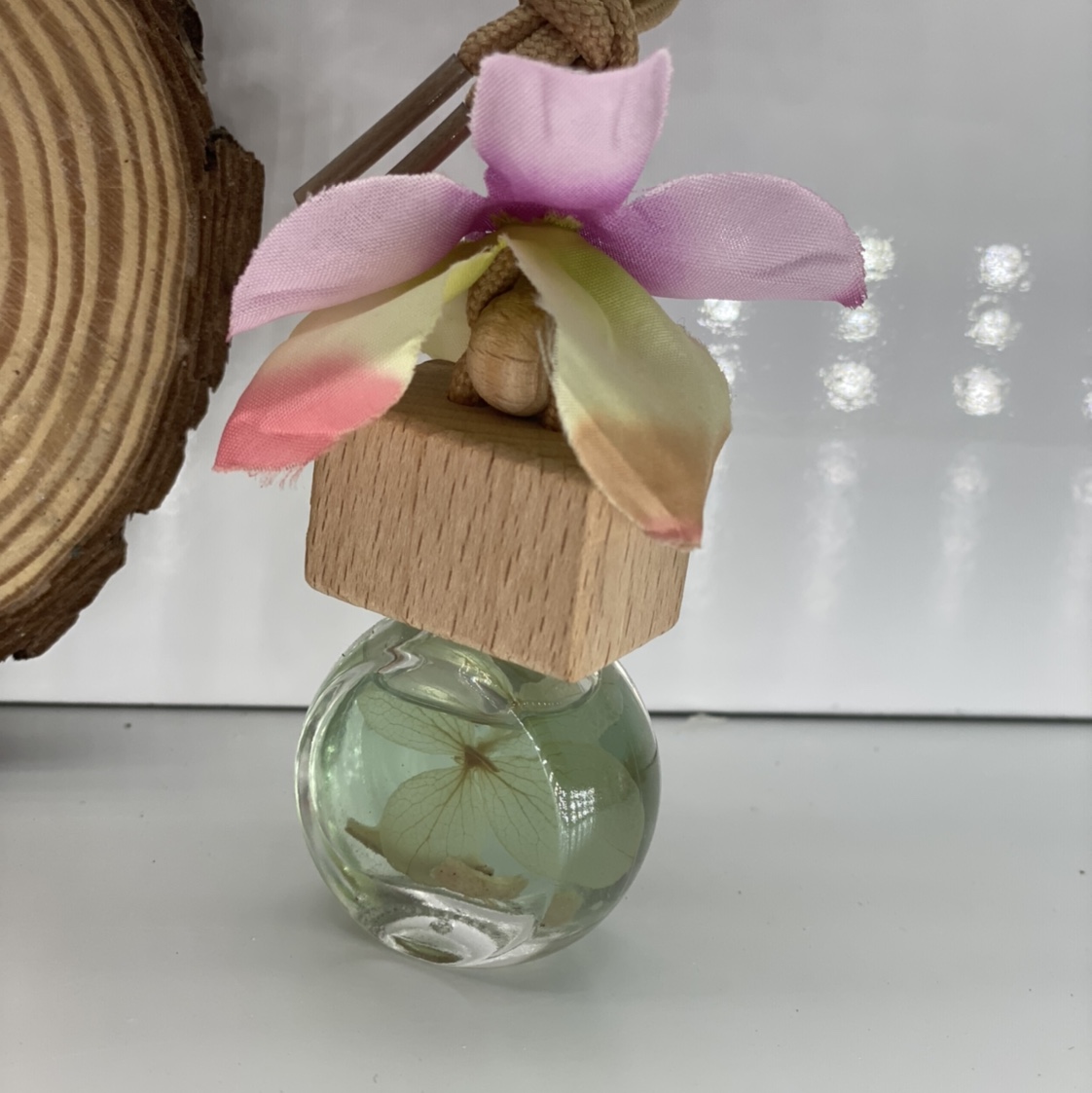 Petal Eternal Garden Car Perfume Application Scenario