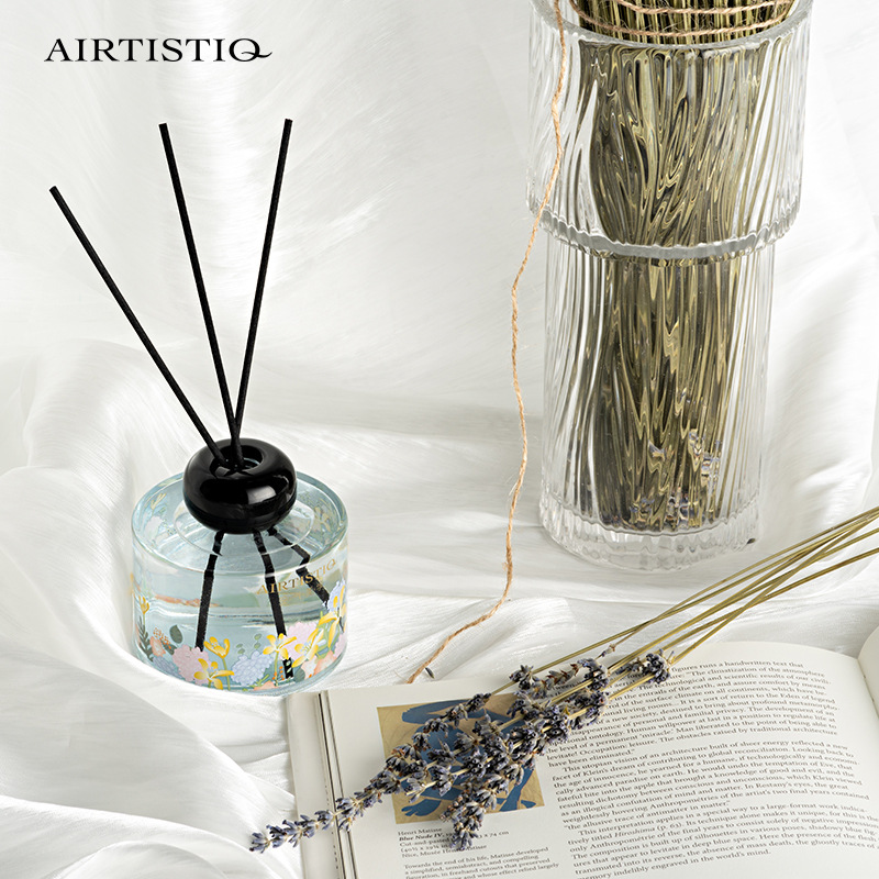 Fresh as summer Flower without Fire Aromatherapy Indoor cane Essential Oil Fragrance with hand gift box Hotel Perfume adornment Application Scenario