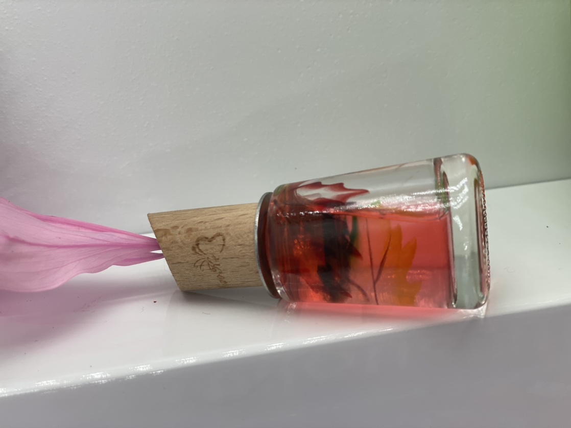 Hand-painted Maple Leaf car perfume undefined