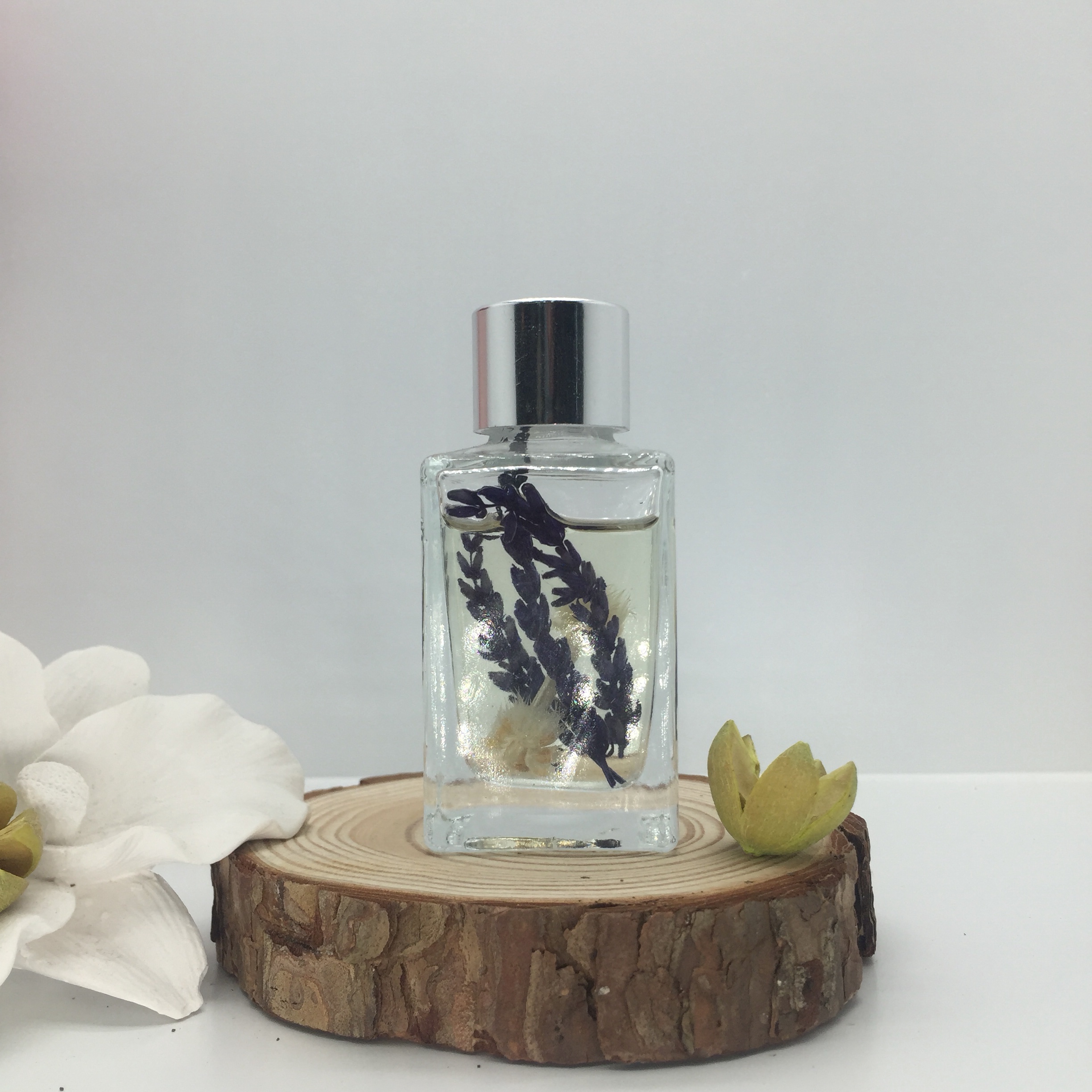 Small square bottle without aromatherapy essential oil undefined
