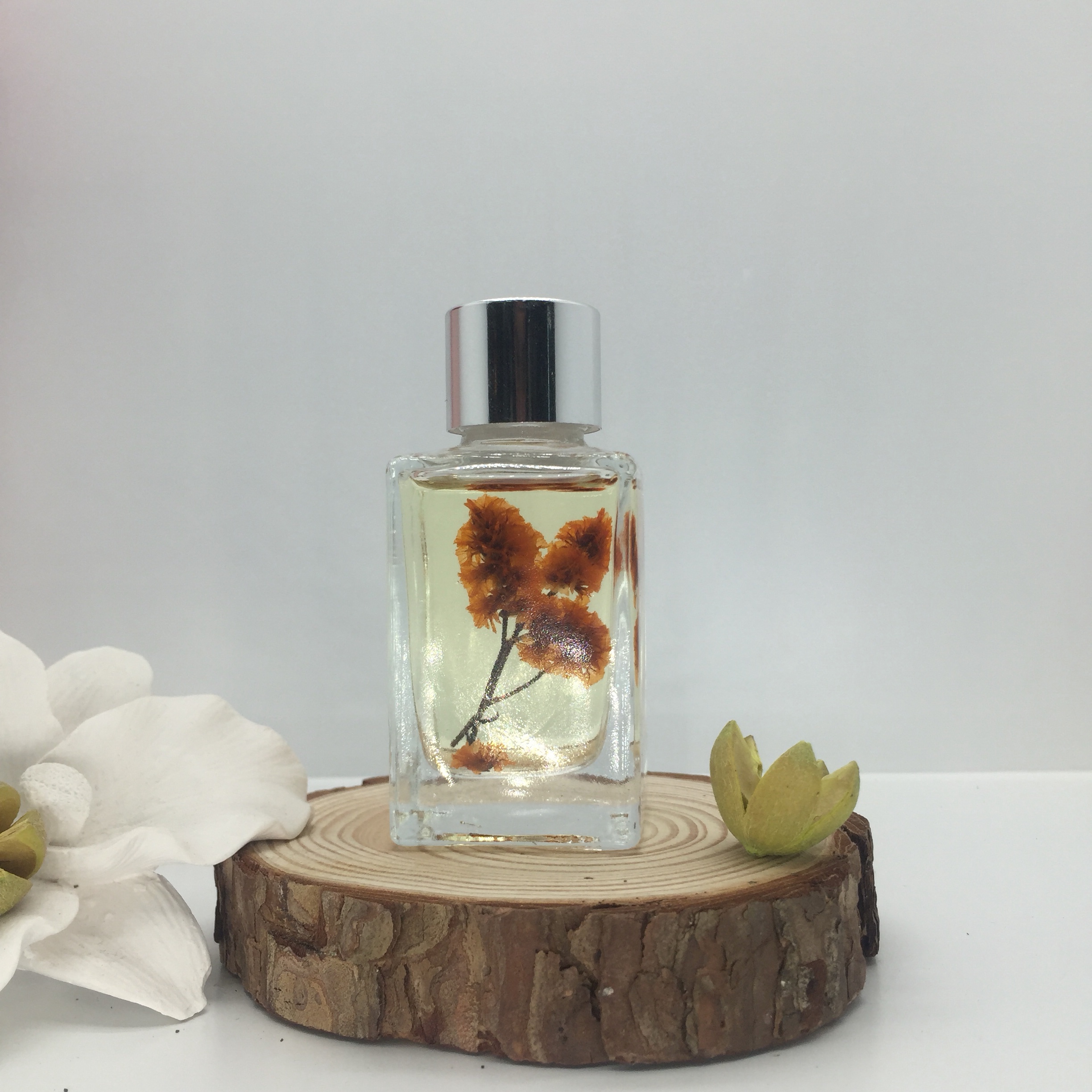 Small square bottle without aromatherapy essential oil undefined
