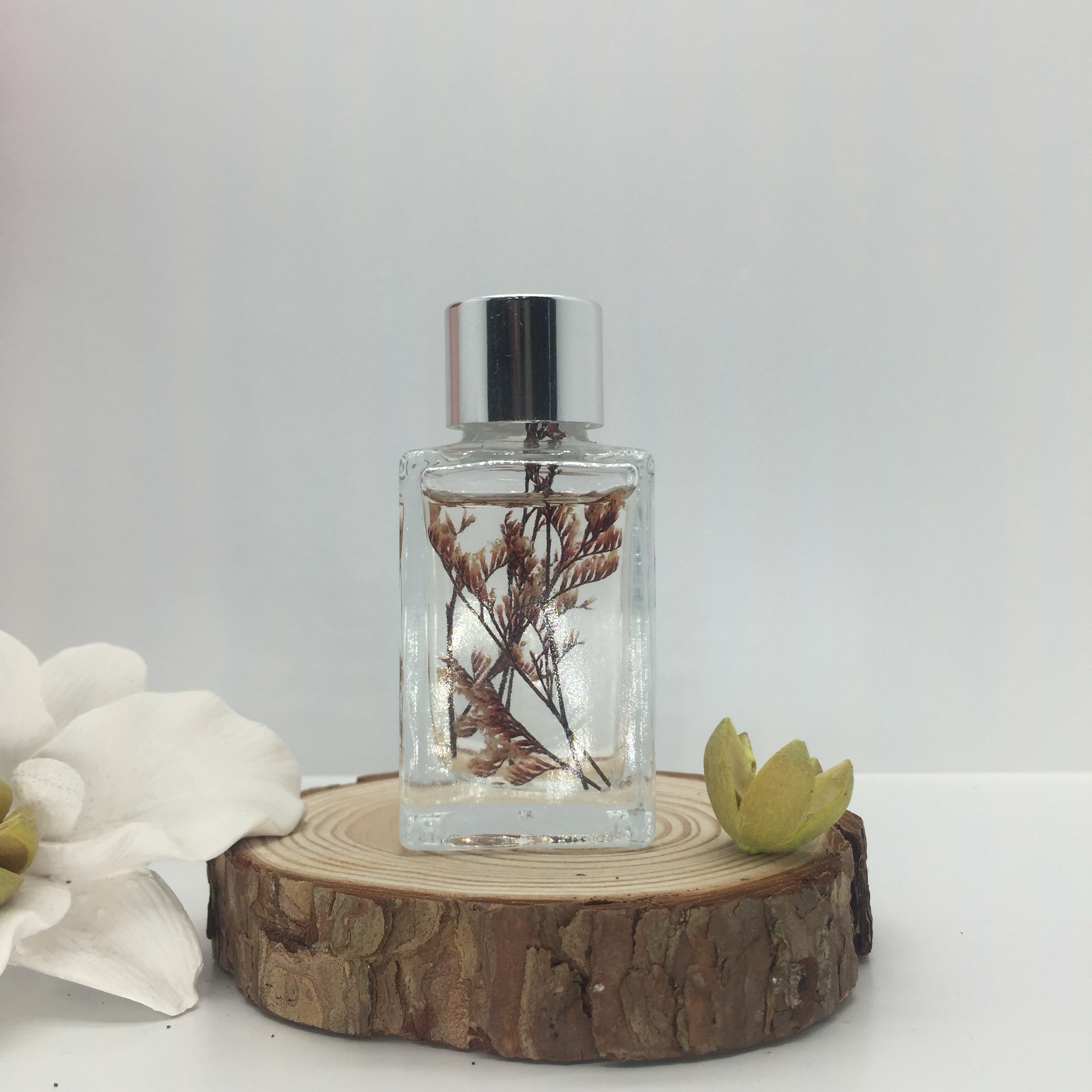 Small square bottle without aromatherapy essential oil Item Picture