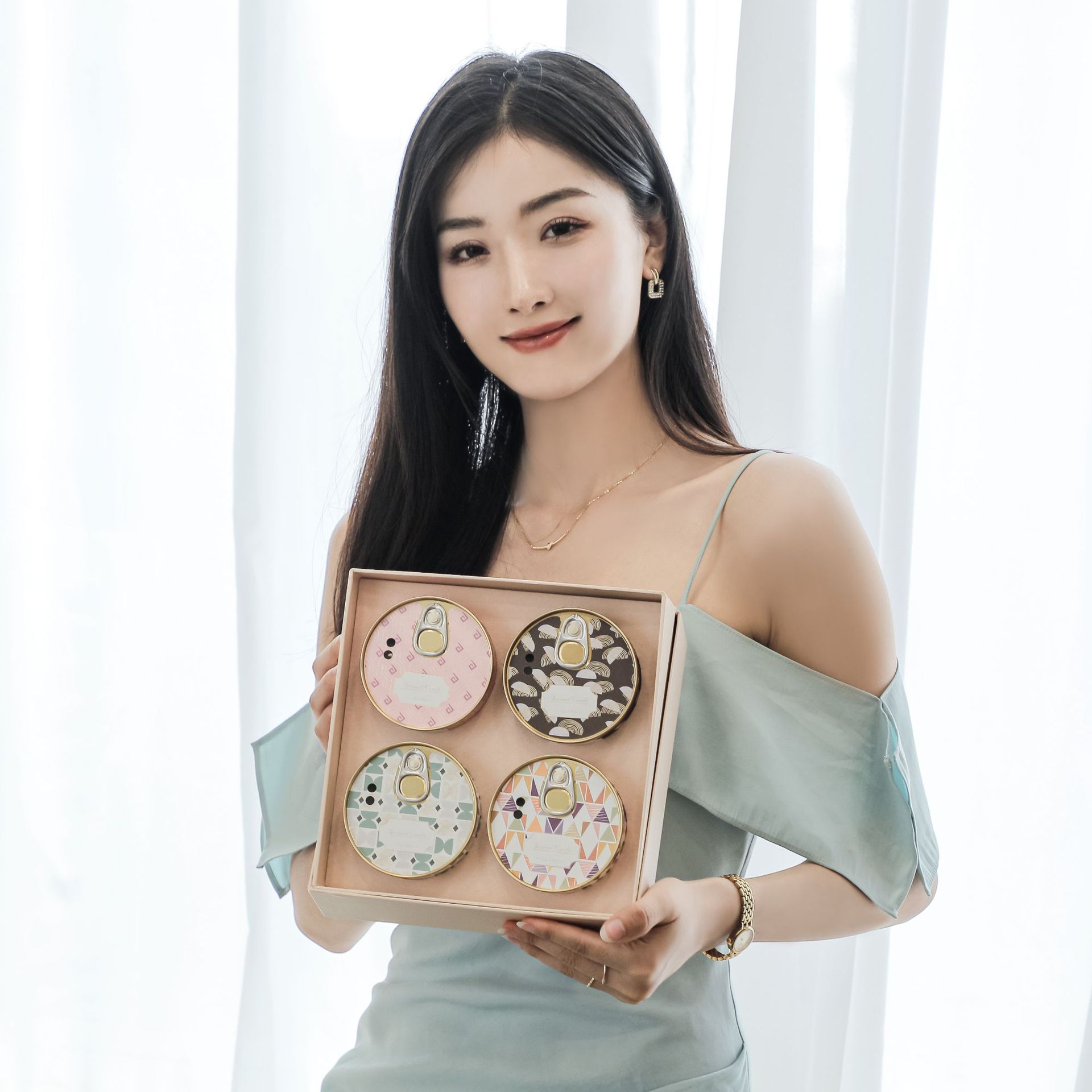 Scented candle Valentine's Day with hand gift handmade creative plant soybean wax deodorizing fragrance box wholesale details Picture