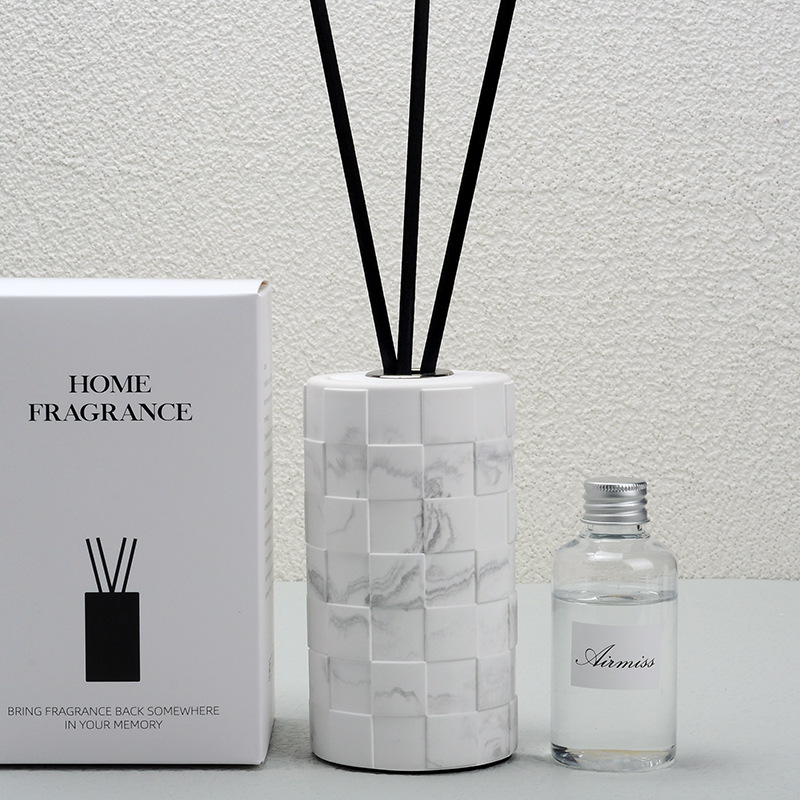 Manufacturers direct sales of circular Mosaic decoration indoor air fresh, odor and fire free aromatherapy fragrance volatile liquid set wholesale full figure