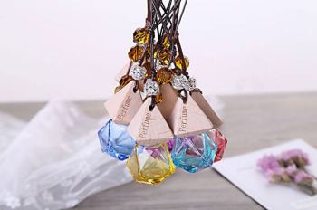 Car perfume pendant essential oil empty bottle car perfume bottle car pendant accessories in addition to odor lift 1