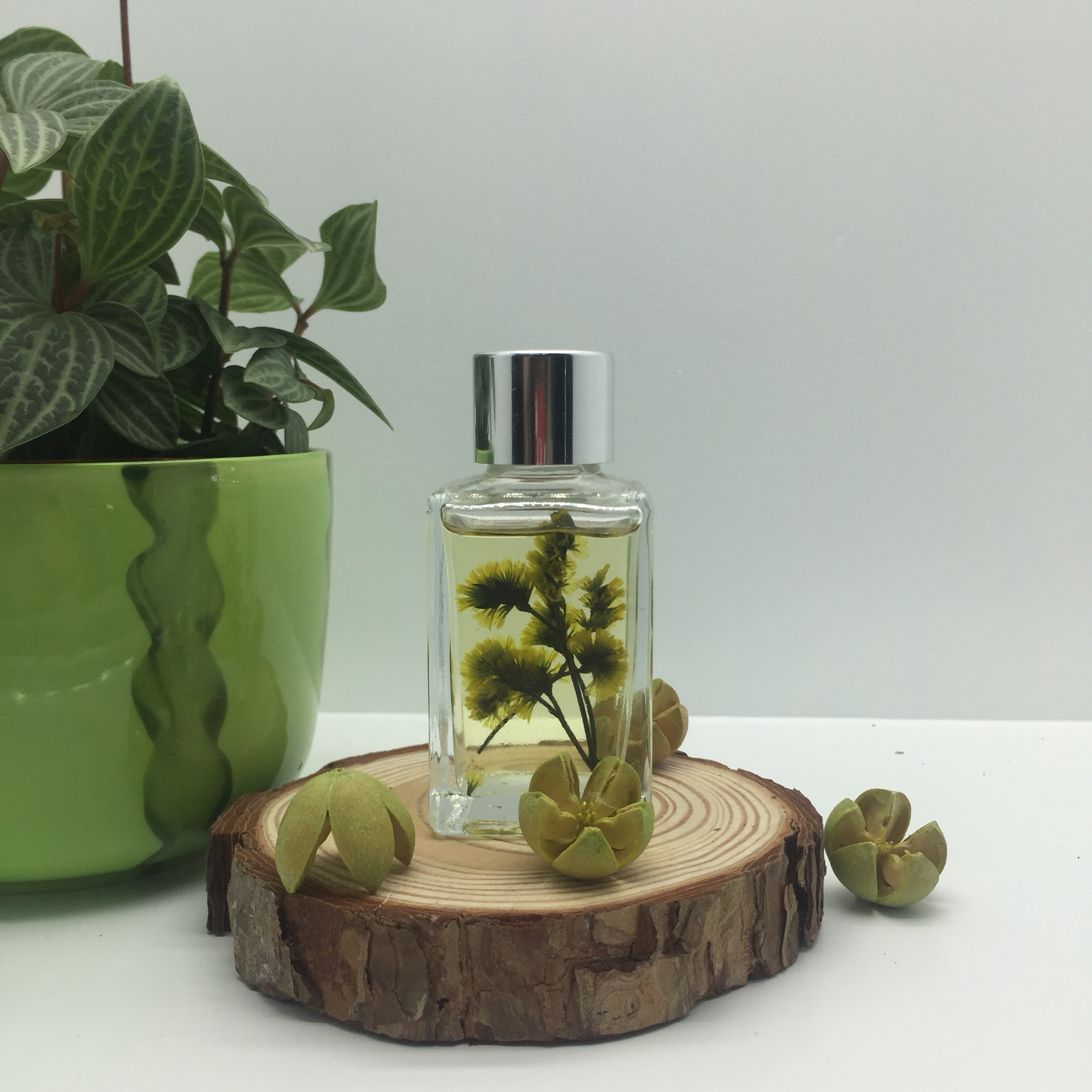 Small square bottle without aromatherapy essential oil